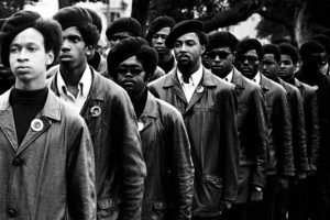 OS PANTERAS NEGRAS: uma história de luta e resistência